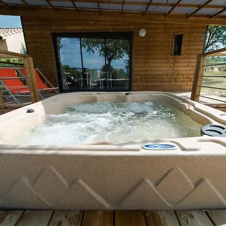Les Hautes Prairies Hotel *