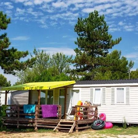 Les Hautes Prairies Hotel *