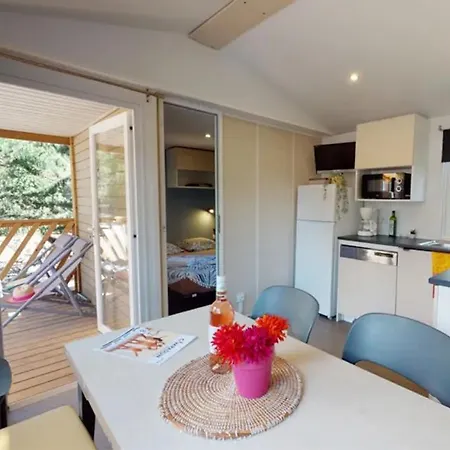 Hotel Les Hautes Prairies Lourmarin